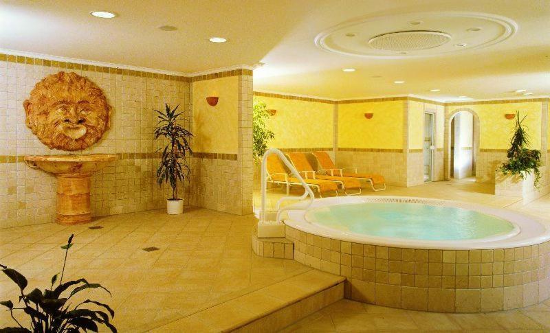 Hotel Wilder Mann Кёнигштайн Экстерьер фото