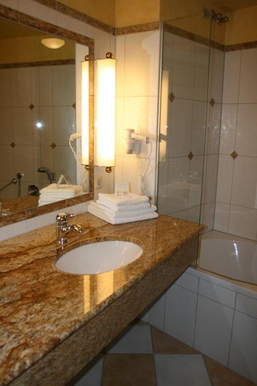 Hotel Wilder Mann Кёнигштайн Номер фото