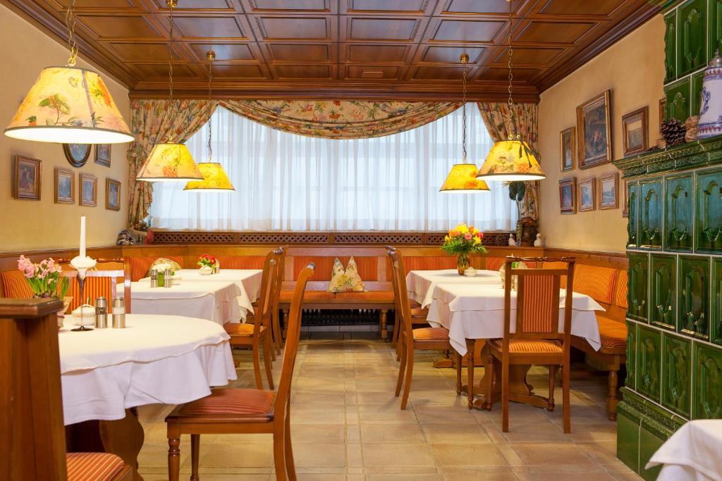 Hotel Wilder Mann Кёнигштайн Экстерьер фото