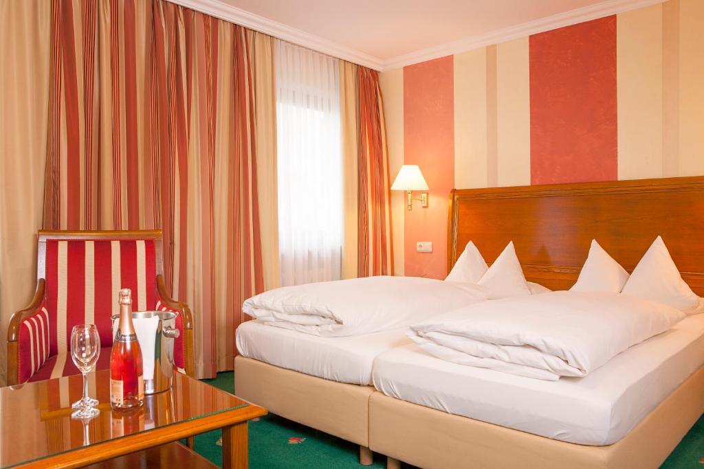 Hotel Wilder Mann Кёнигштайн Номер фото
