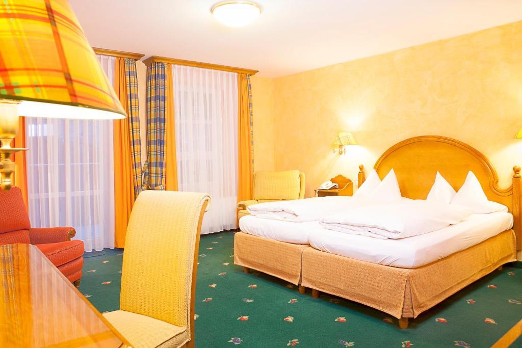 Hotel Wilder Mann Кёнигштайн Экстерьер фото
